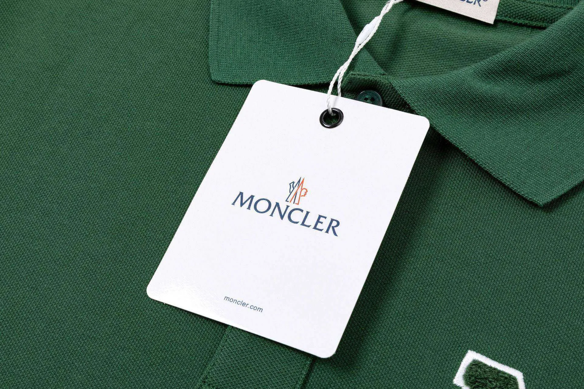 Moncler POLO Polo Polo Series ， 。 Polo ， 。 ， 。 。 • • • • • ：Navy Blue White Gray Green Size：M L XL XXL